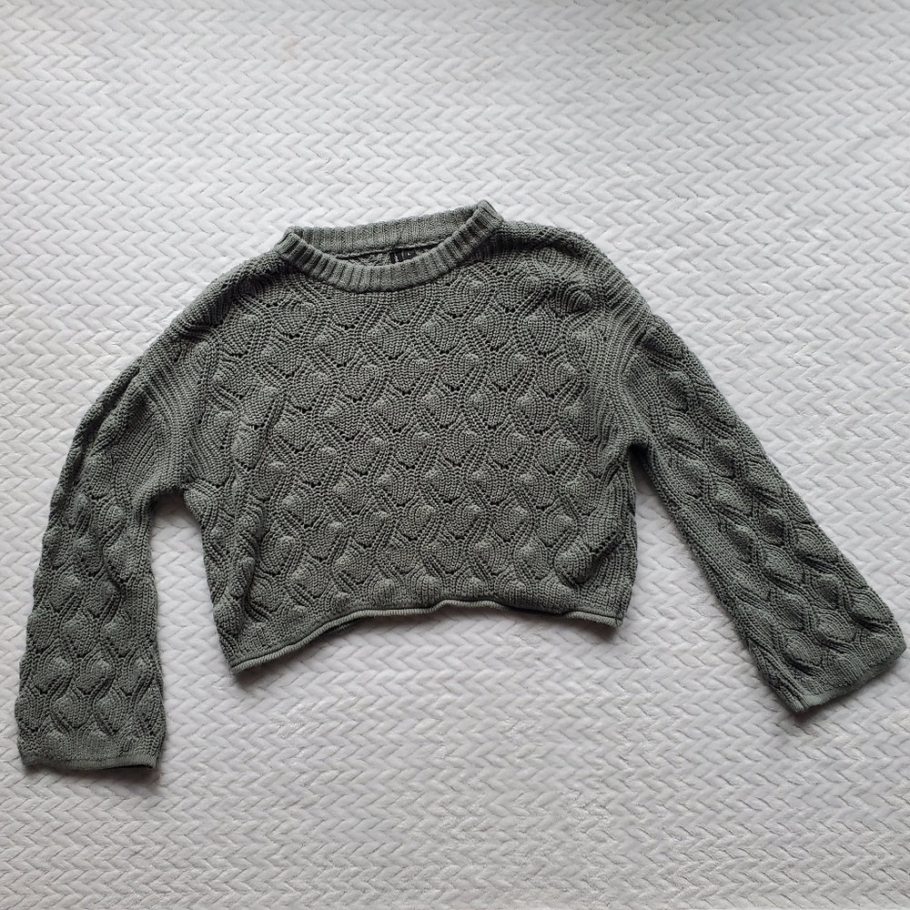 Moon & Madison Green Cropped Bell Sleeve Knit Sweater Size Large